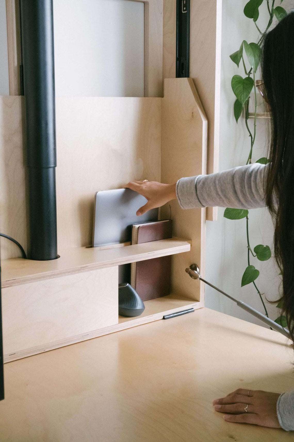 ✨Wall-mounted, fold-away, electric sit-stand Murphy desk