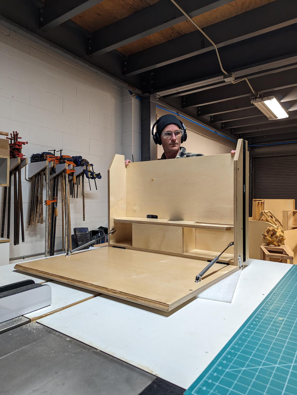 ✨Wall-mounted, fold-away, electric sit-stand Murphy desk